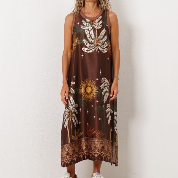 vestido evasé acetinado