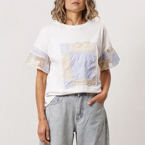 tshirt c/ aplicação de tecidos em algodão e elastano