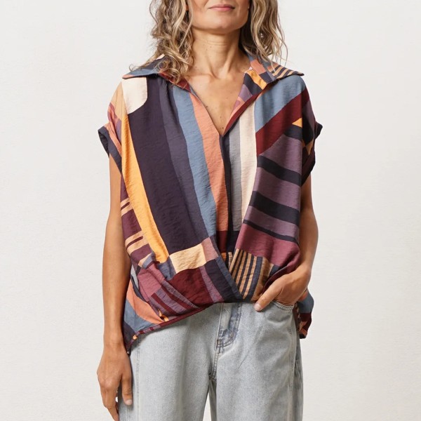 blusa c/ estampado (geométrico) em crepe