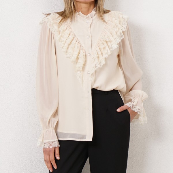 blusa em crepe c/ folhos de renda