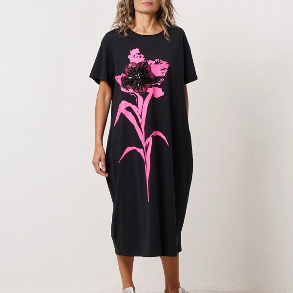 vestido de popelina c/ estampa e aplicações (brilhantes e tule)   