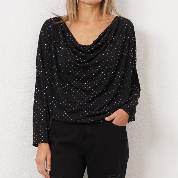 blusa de decote descaído c/ brilhantes 