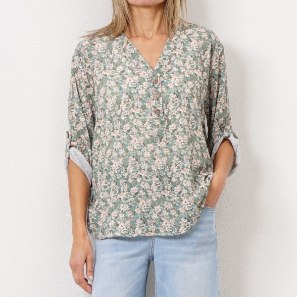 blusa de flores em crepe