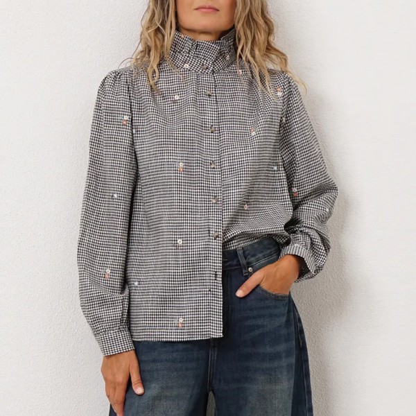 blusa c/ folhos bordada