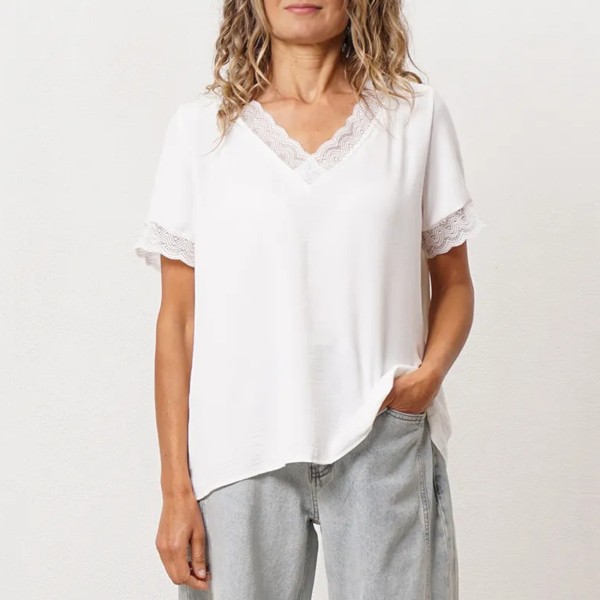 blusa decote em bico em crepe c/ renda