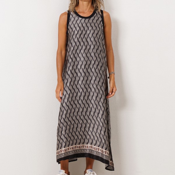 vestido evasé acetinado