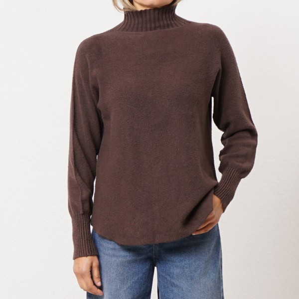 camisola em tricôt m/ gola