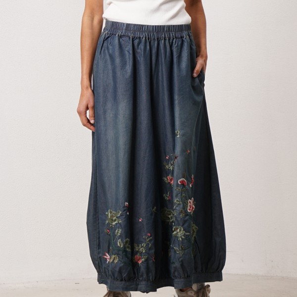 pantalonas de balão em ganga c/ bordados