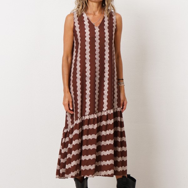 vestido evasé em crepe