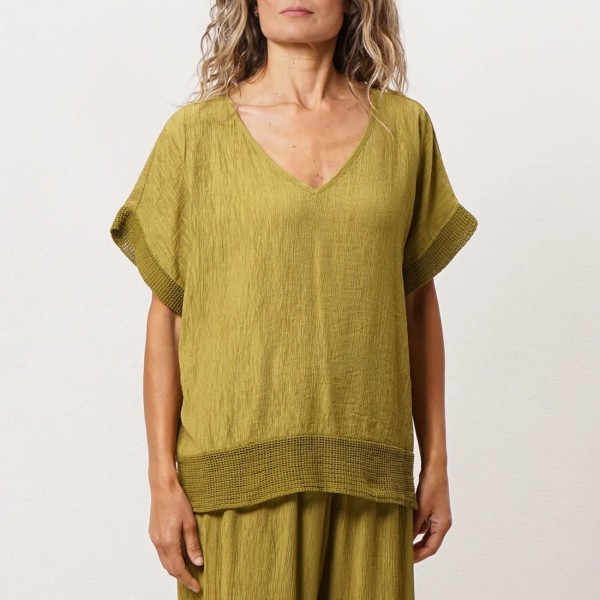 blusa em crepe bambu c/ aplicação